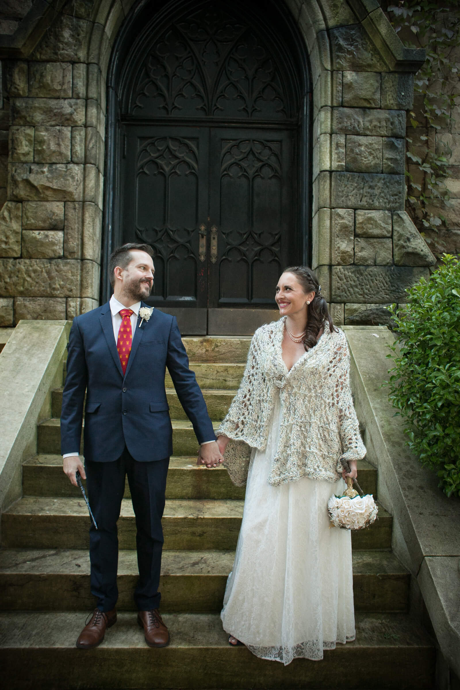 Real wedding with officiant dressed as harry potter