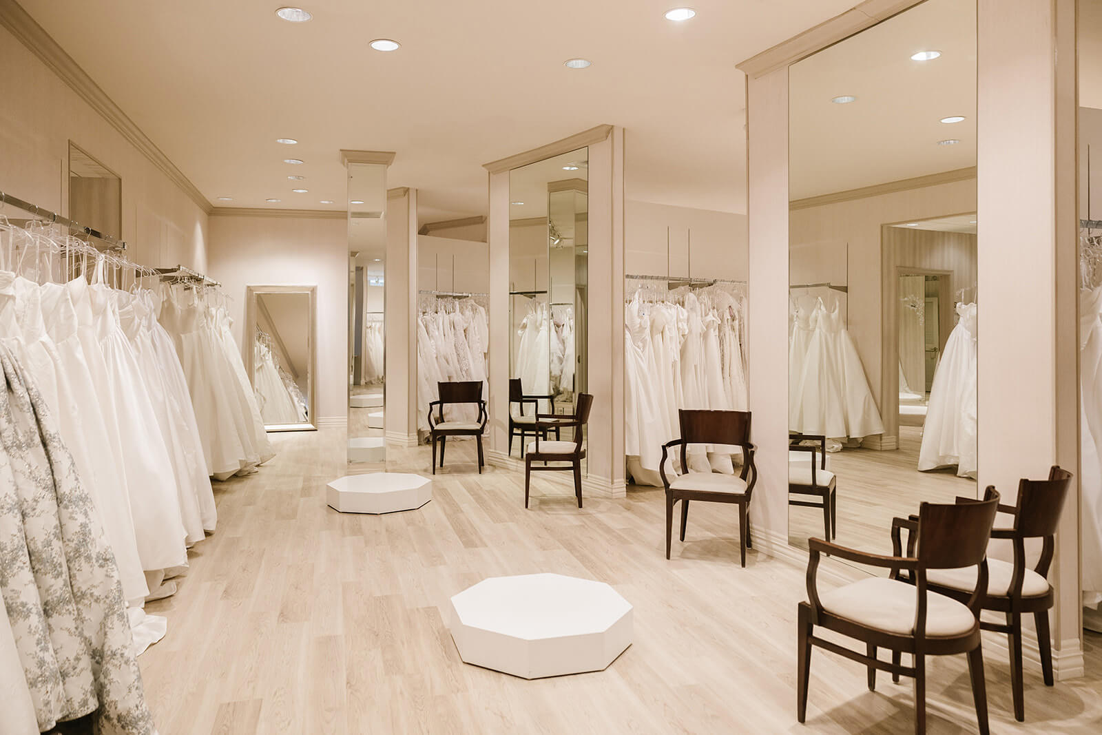 urban-row-photo-betsy-robinson-bridal-17